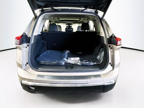 New 2026 Nissan Rogue Platinum image 27