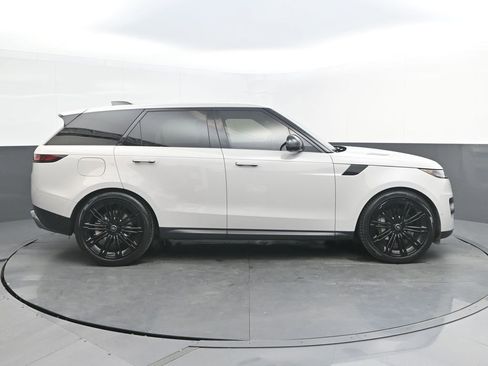Used 2024 Land Rover Range Rover Sport SE AWD/4WD image 8