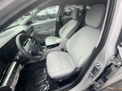 Used 2025 Hyundai Kona SEL image 30