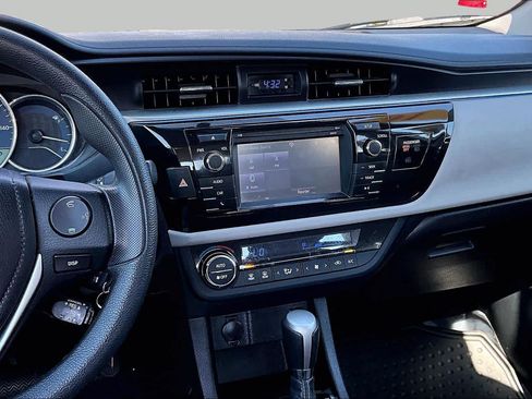 Used 2016 Toyota Corolla LE FWD image 6
