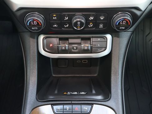 Used 2023 GMC Acadia SLE w/ Driver Convenience Package image 28