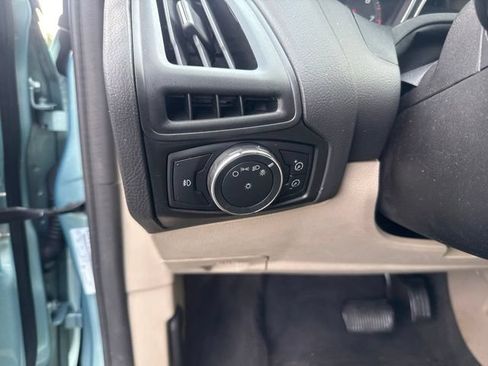 Used 2012 Ford Focus SE FWD image 24