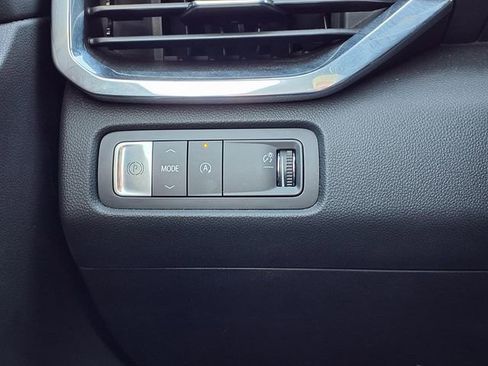 Used 2025 GMC Acadia Elevation image 19