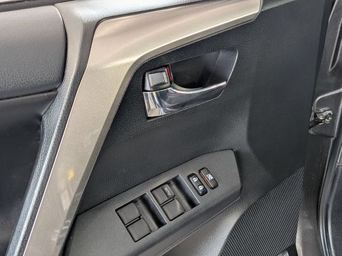 Certified 2018 Toyota RAV4 XLE FWD image 9