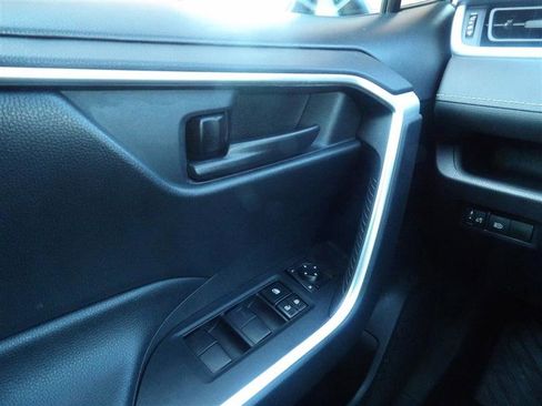 Used 2021 Toyota RAV4 LE w/ Carpet Mat Package (TMS) image 25