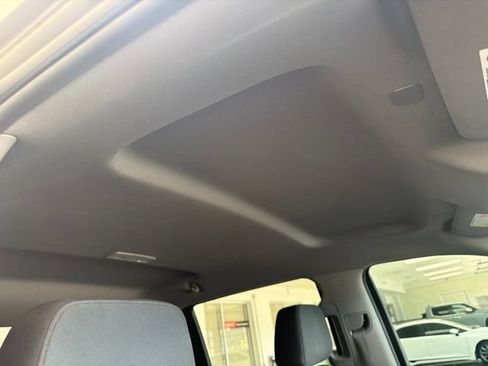 Used 2022 Chevrolet Silverado 2500 Custom w/ Custom Value Package AWD/4WD image 9