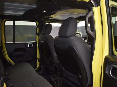 Used 2024 Jeep Wrangler Unlimited Rubicon image 11