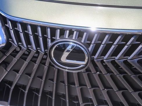 Used 2025 Lexus ES 350 w/ Premium Package FWD image 7