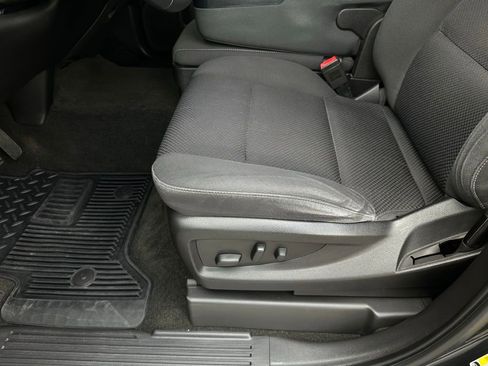 Used 2018 Chevrolet Silverado 1500 LT w/ LT Eassist Package image 11