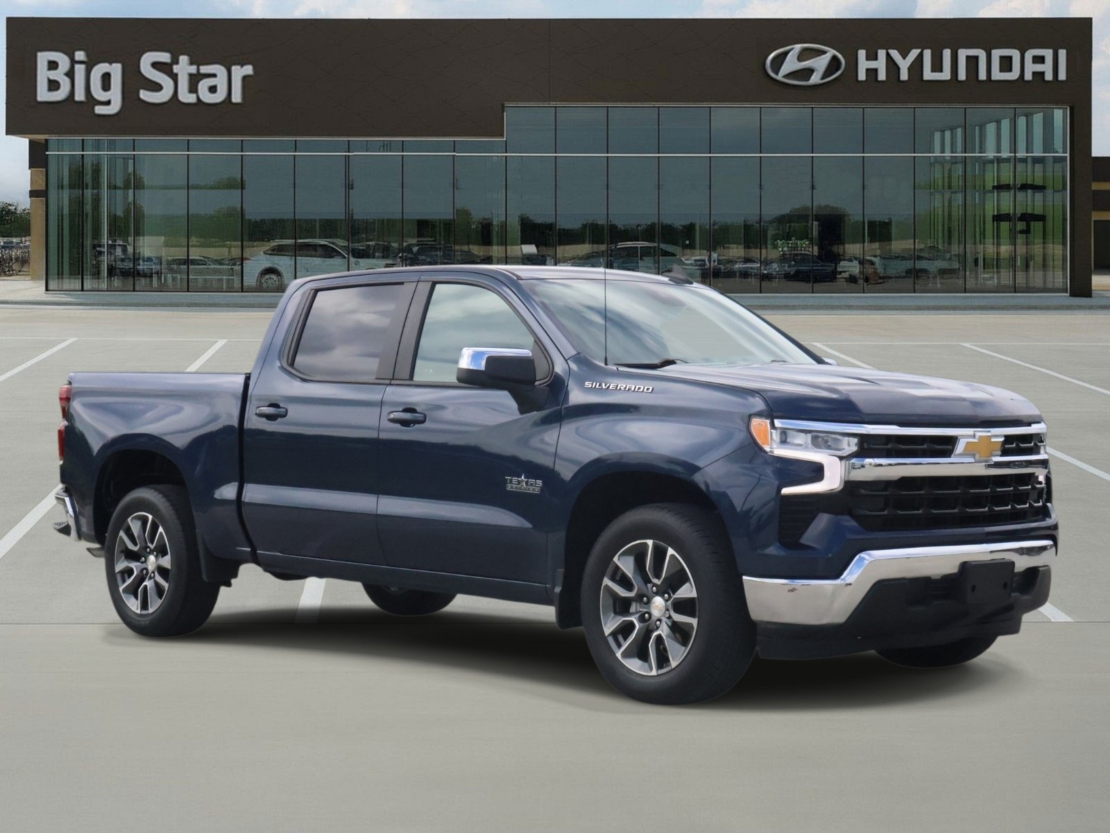Used 2022 Chevrolet Silverado 1500 LT RWD image 6
