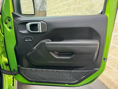 Used 2025 Jeep Wrangler Willys image 22