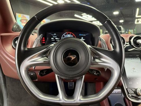Used 2020 McLaren GT RWD image 11