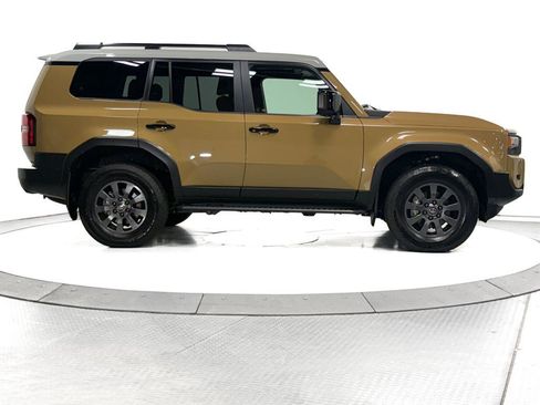 Certified 2024 Toyota Land Cruiser image 12