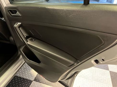 Used 2021 Volkswagen Tiguan SE R-Line image 13