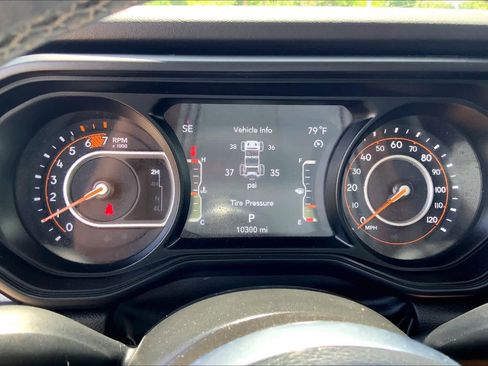 Used 2025 Jeep Wrangler Unlimited Sahara AWD/4WD image 25