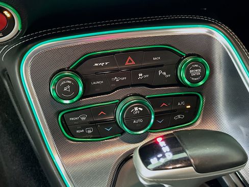 Used 2015 Dodge Challenger SRT w/ Technology Group image 24