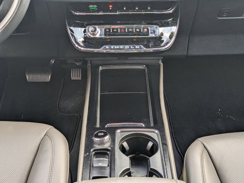 Used 2023 Lincoln Corsair Reserve w/ Equipment Group 201A image 17