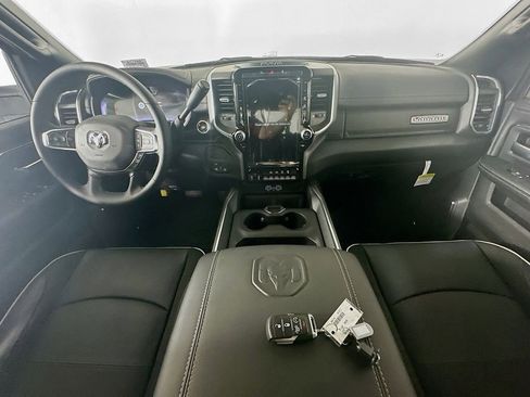 New 2026 RAM 2500 Laramie AWD/4WD image 9