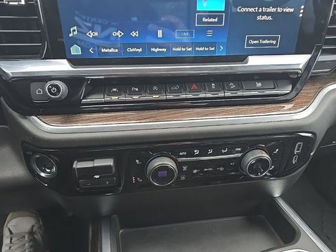 Used 2025 Chevrolet Silverado 1500 RST AWD/4WD image 21