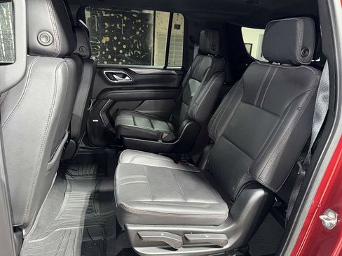 Used 2024 Chevrolet Suburban RST w/ Luxury Package image 17