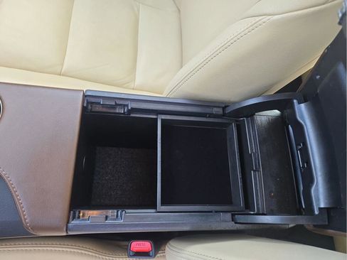 Used 2018 Toyota Avalon XLE Plus image 24