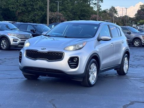 Used 2018 Kia Sportage LX AWD/4WD image 2