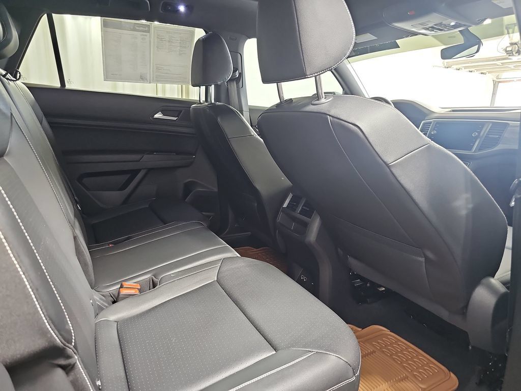 Used 2020 Volkswagen Atlas Cross Sport SE w/ Panoramic Sunroof Package FWD image 14