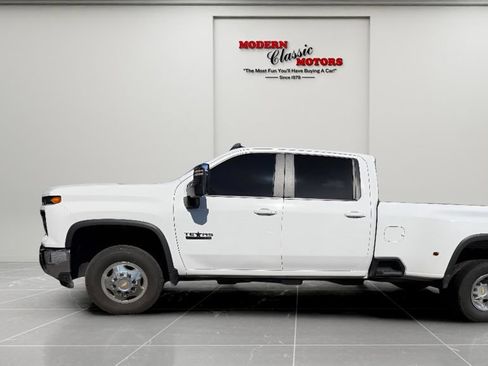 Used 2025 Chevrolet Silverado 3500 LT w/ Texas Edition AWD/4WD image 4