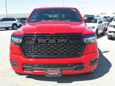 Used 2025 RAM 1500 Big Horn AWD/4WD image 3