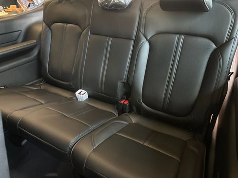 New 2026 Jeep Grand Wagoneer 4WD image 15