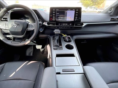 Used 2024 Toyota Sienna XSE image 14