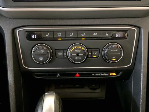 Used 2021 Volkswagen Atlas SE w/ Panoramic Sunroof Package image 35