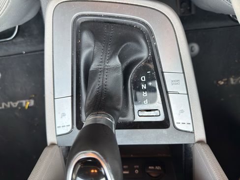 Used 2018 Hyundai Elantra Value Edition image 12