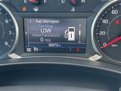 Used 2024 GMC Terrain SLE image 33