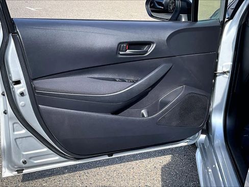 Used 2024 Toyota Corolla LE w/ LE Convenience Package FWD image 21