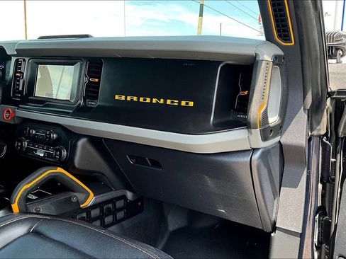 Used 2021 Ford Bronco Badlands w/ Sasquatch Package AWD/4WD image 16