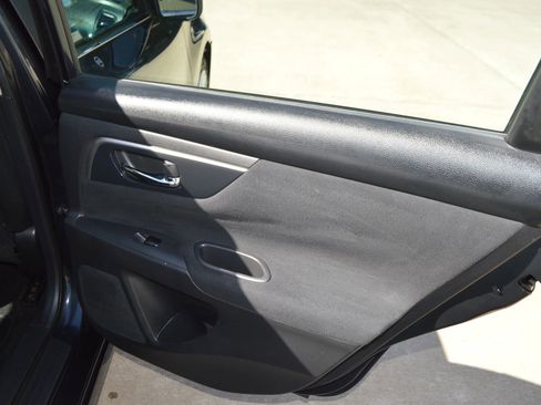 Used 2014 Nissan Altima 2.5 S w/ Display Audio Package FWD image 25