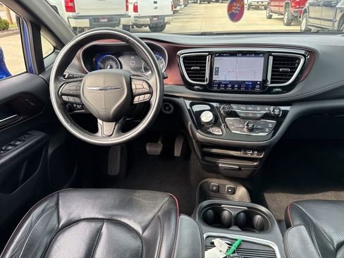 Used 2019 Chrysler Pacifica Limited w/ Advanced Safetytec Group image 12