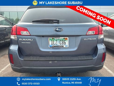 Used 2014 Subaru Outback 2.5i Limited w/ Moonroof Package AWD/4WD image 6