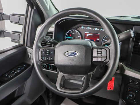 Used 2023 Ford F250 XLT w/ FX4 Off-Road Package AWD/4WD image 12