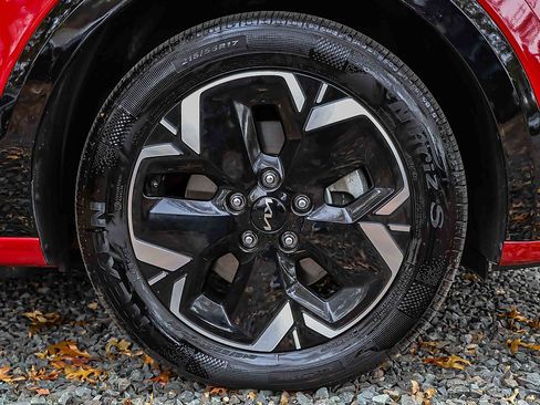 Certified 2024 Kia Niro Wind w/ Wind Preserve Package image 27