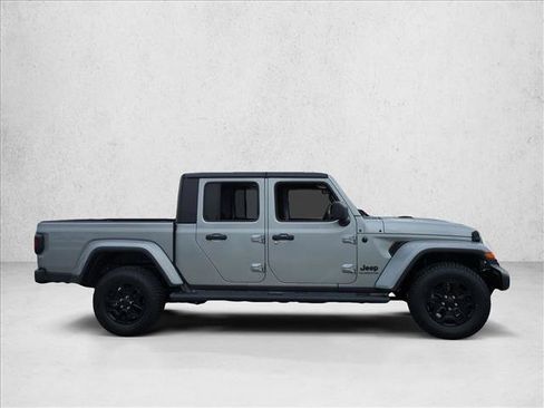 Used 2021 Jeep Gladiator Sport AWD/4WD image 4