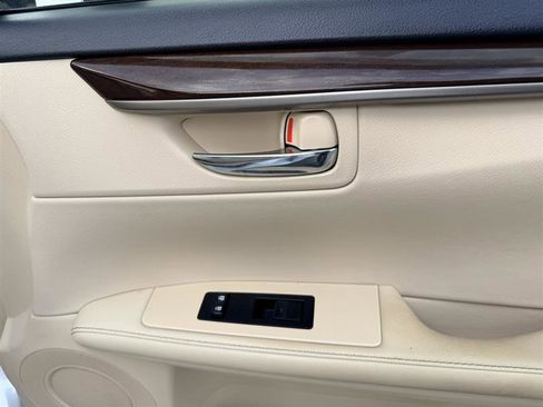 Used 2013 Lexus ES 350 w/ Luxury Pkg FWD image 15