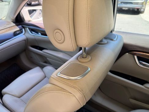 Used 2013 Cadillac XTS Premium FWD image 34