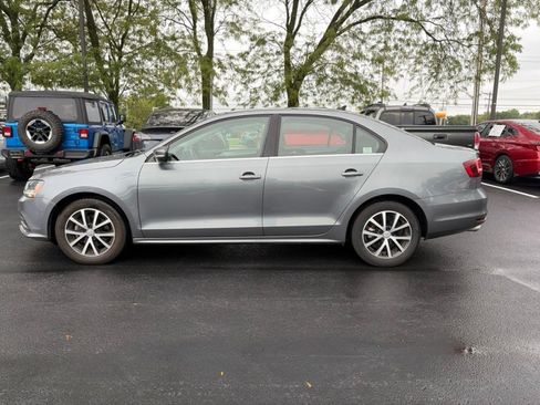Used 2017 Volkswagen Jetta SE FWD image 9