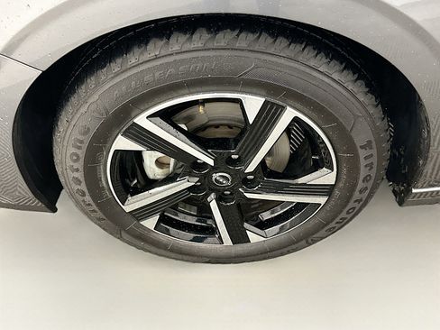 Used 2024 Nissan Sentra SV image 11