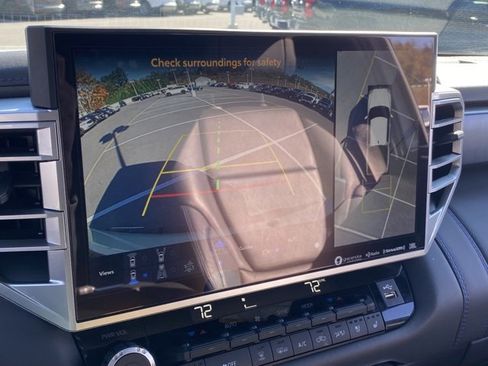 Used 2024 Toyota Tundra Platinum image 17