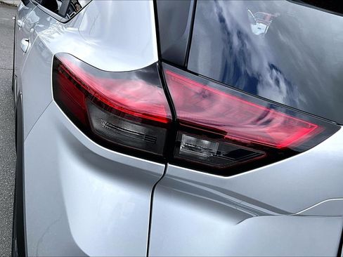 Used 2025 Nissan Rogue SV image 22