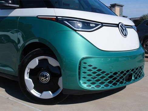 New 2025 Volkswagen ID. Buzz Pro S Plus image 2