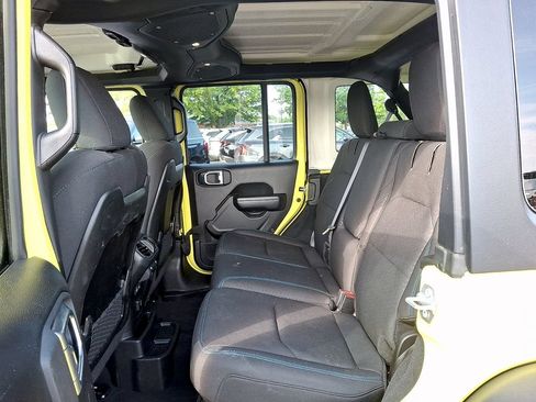 Used 2024 Jeep Wrangler Unlimited Rubicon 4xe AWD/4WD image 10